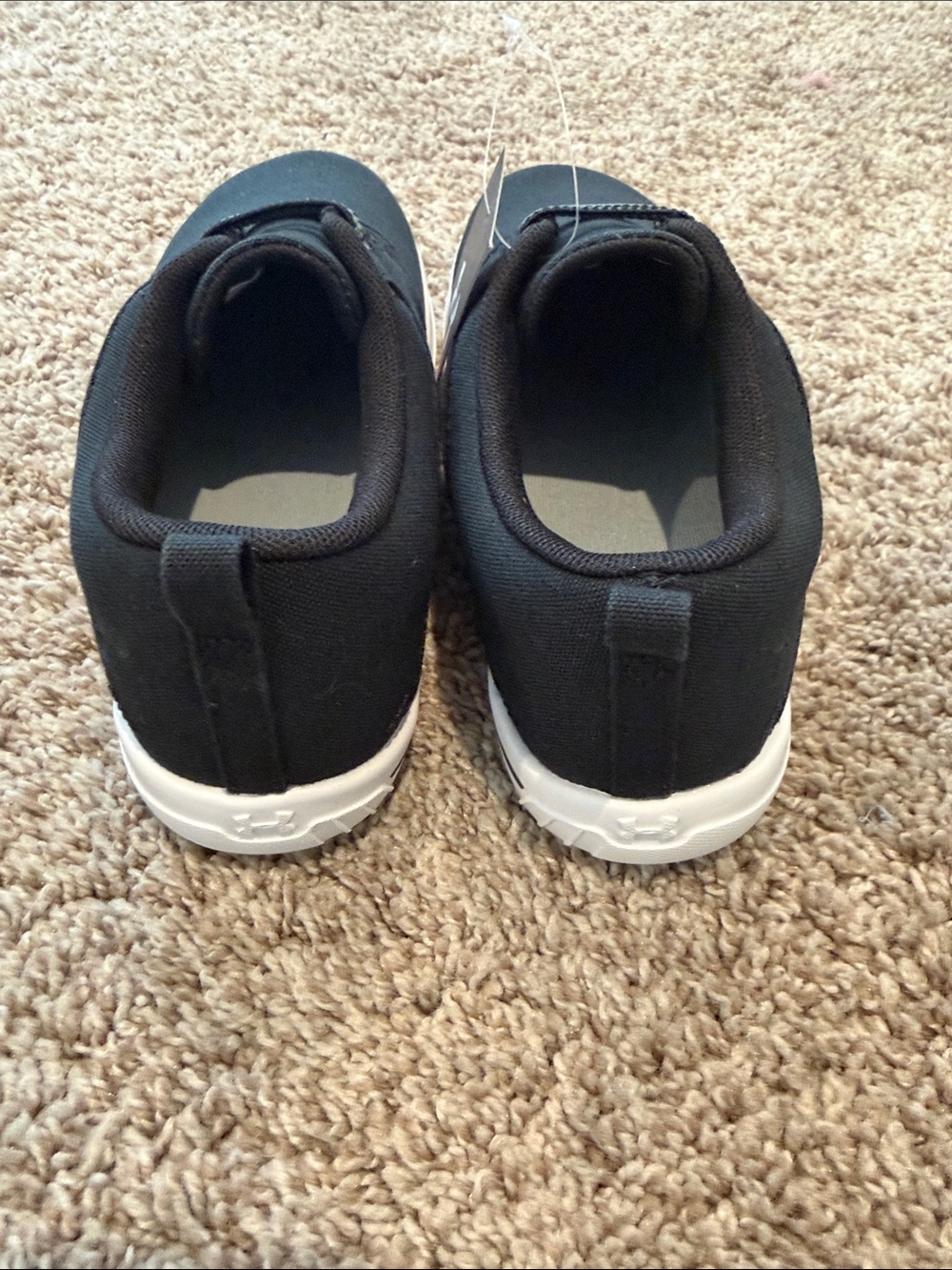 Under Armour boys  Black Sneakers with White Sole - Picture 4 of 6